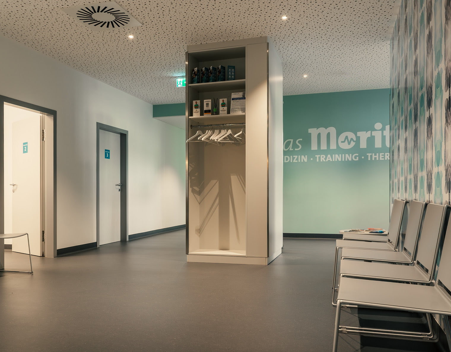 Gem&uuml;tlicher Wartebereich im das Moritz